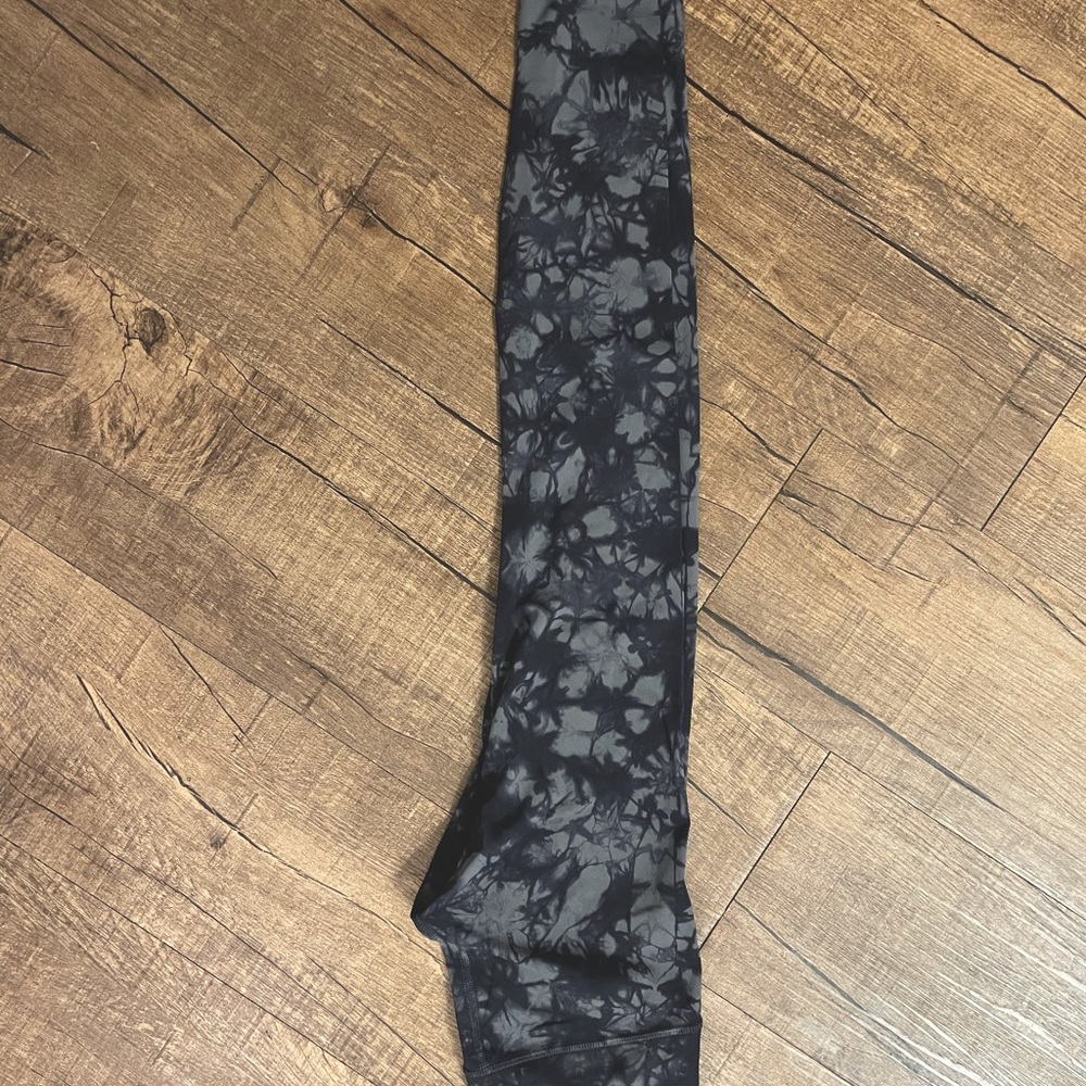 Lululemon size 2 tie-dyed leggings